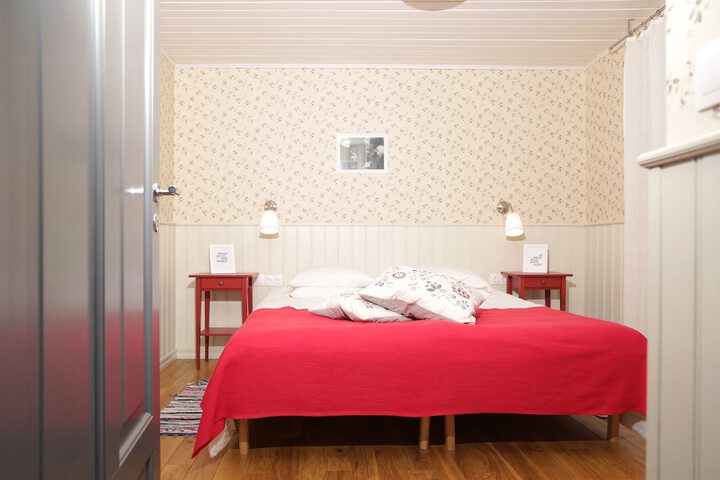 Room 13 of 42