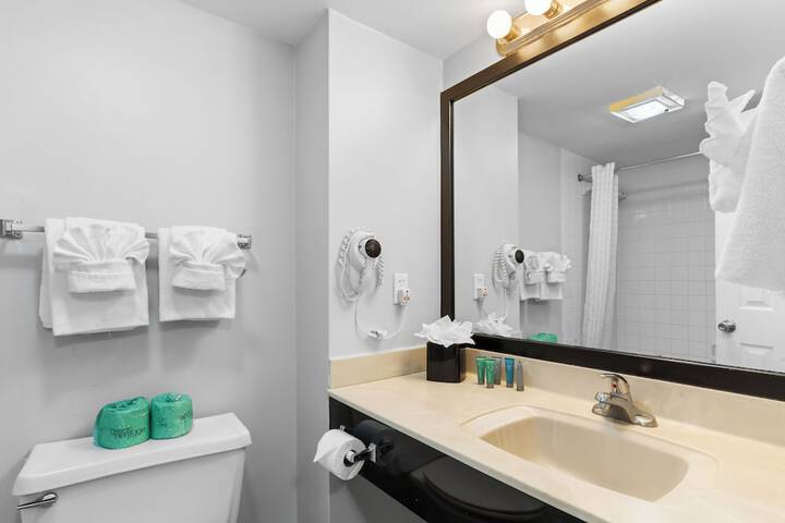 1 Bedroom Deluxe Murphy Bed 2 Queen Beds Partial Ocean View (16 of 24)