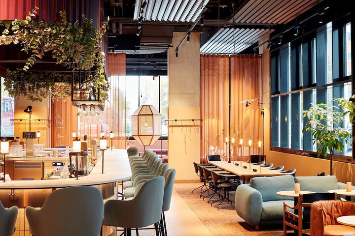 Lounge 60 of 71