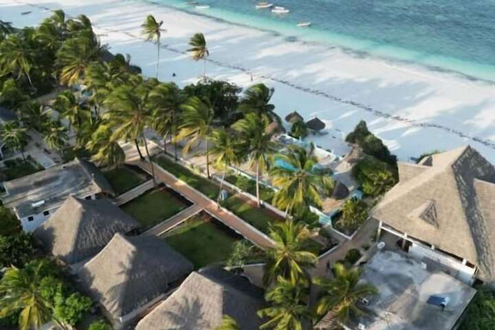 Mambo Beach Villas