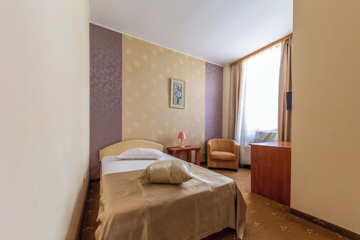 Room 10 of 37