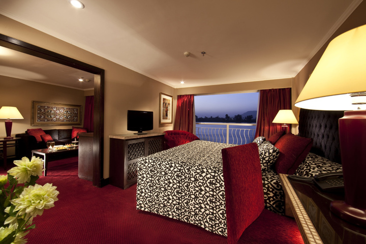 Room 4 of 12