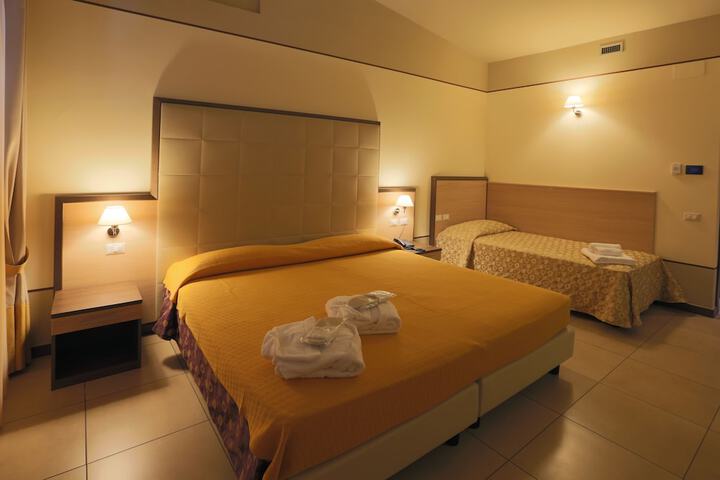 Room 8 of 31