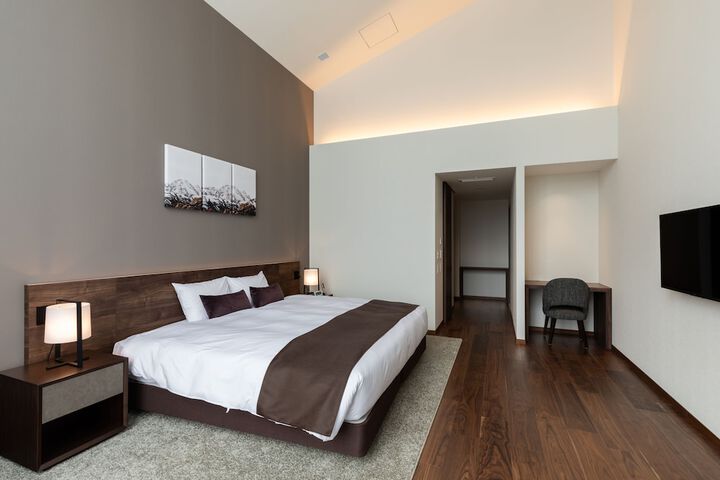 Room 14 of 122