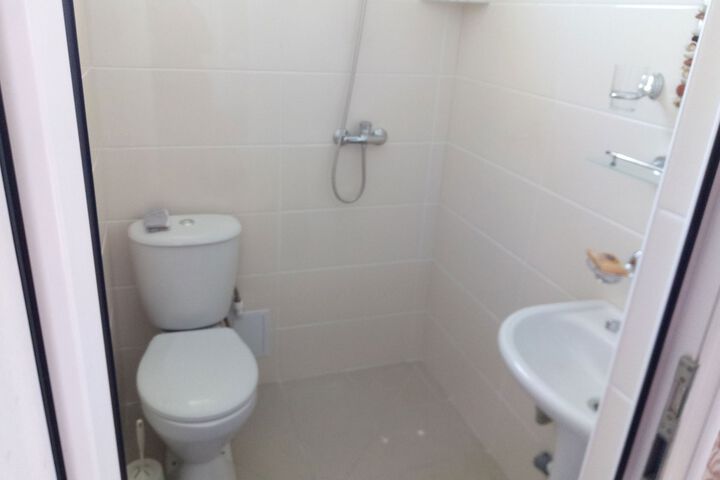 Room 4 of 20