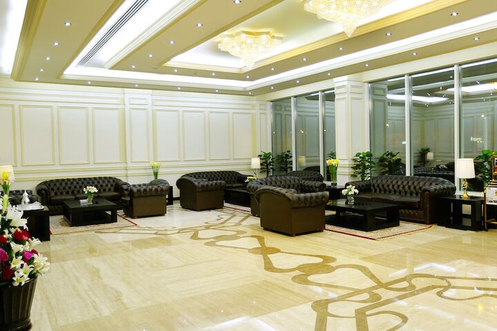 Entrance & Lobby