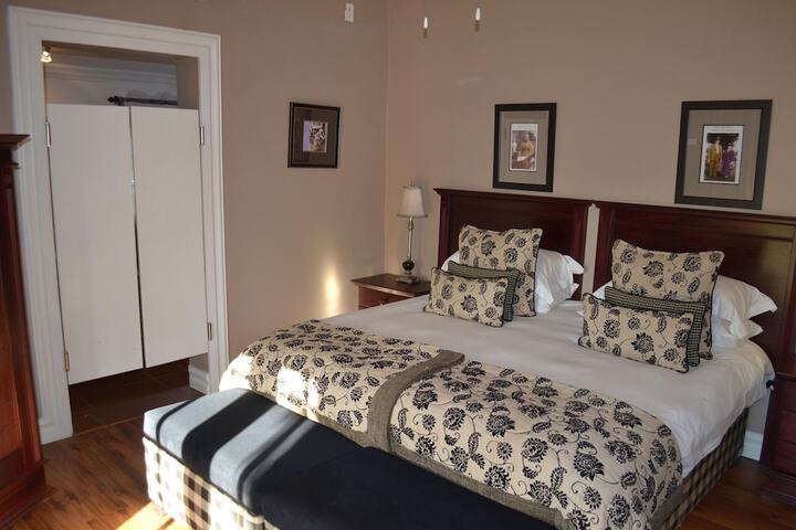 Room 4 of 45