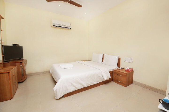 Room 10 of 34