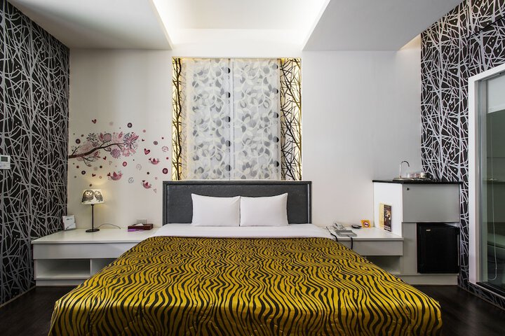 Room 12 of 51