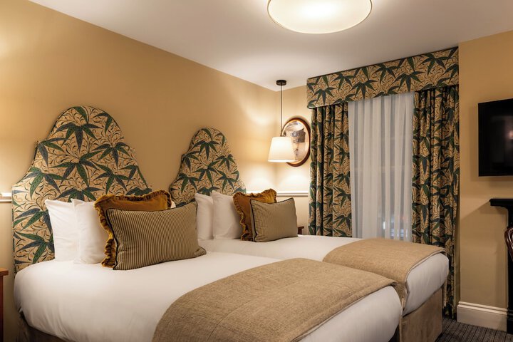 Room 27 of 190