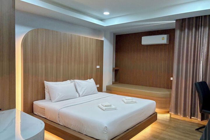 Room 16 of 39