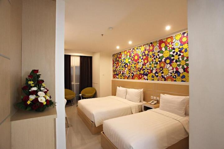 Room 9 of 34