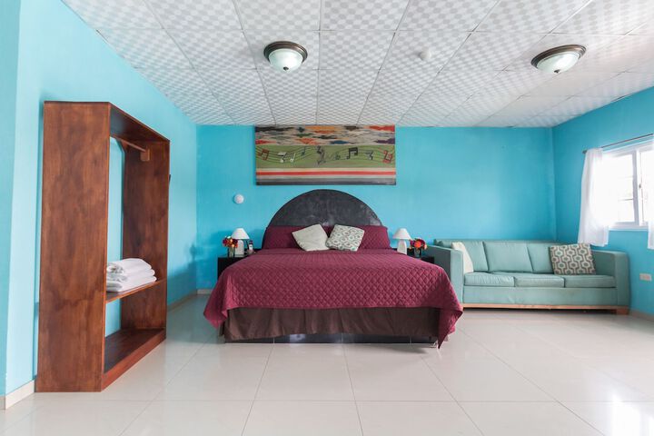 Room 12 of 37