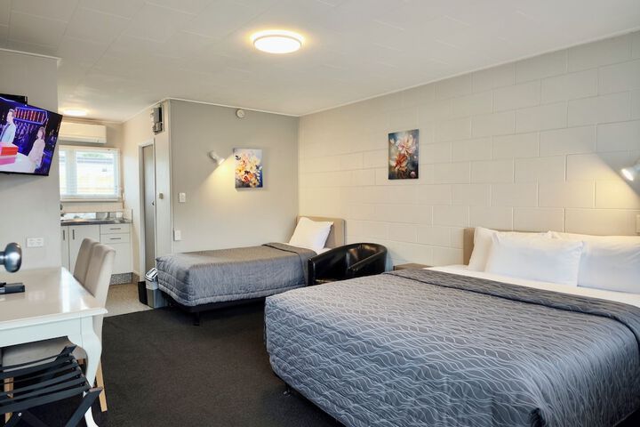 Room 5 of 36