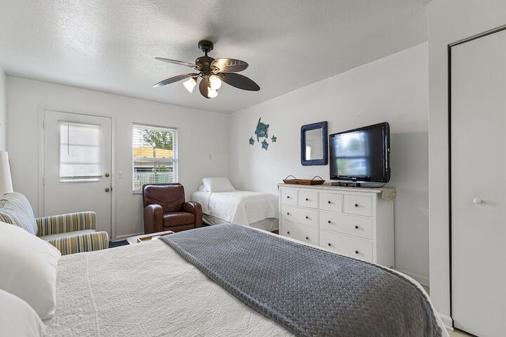 Room 2 of 25