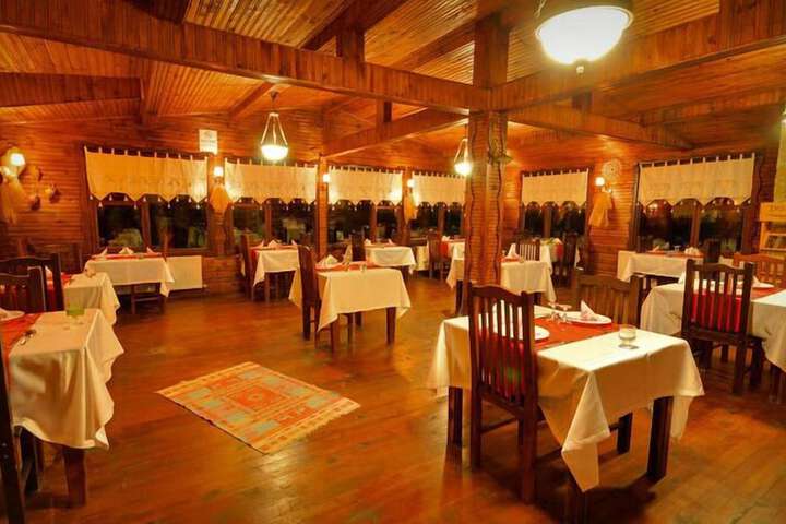 Dining 62 of 90