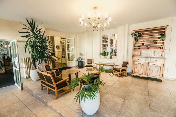 Guest Lobby