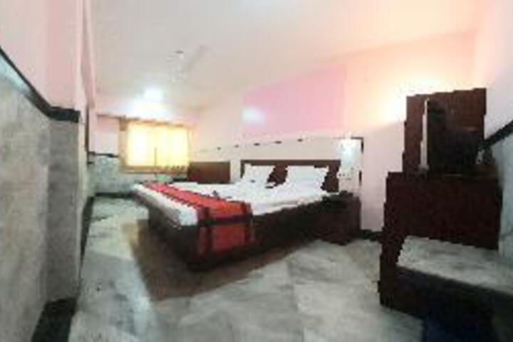 The Howrah Hotel