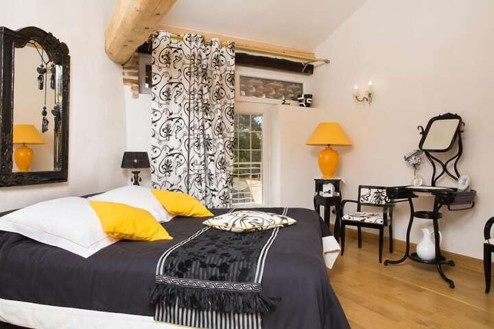 Room 5 of 22