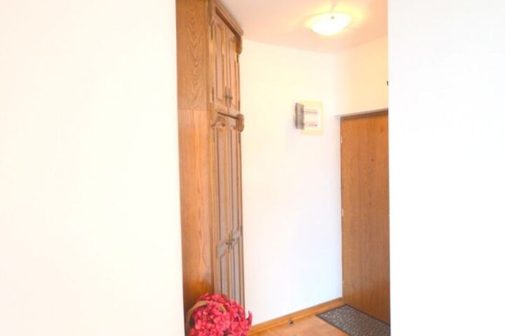 Room 5 of 10