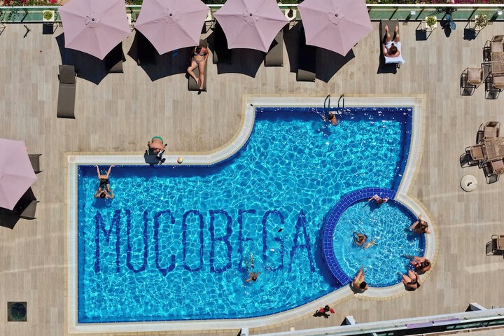 Pool 13 of 33