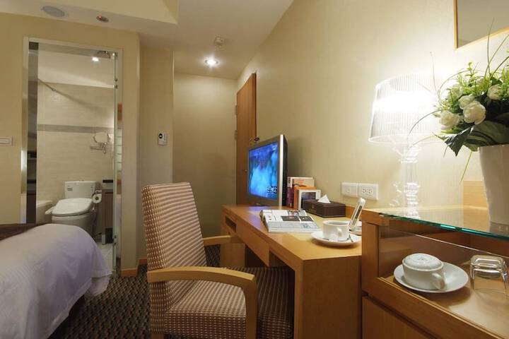 Room 20 of 39