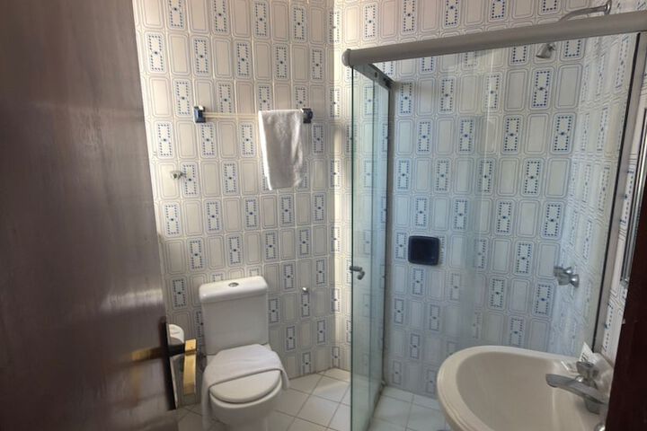 Room 9 of 20