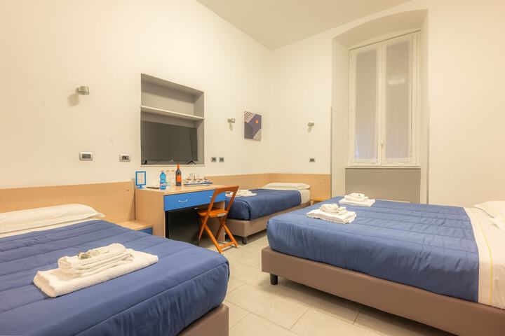 Room 33 of 87