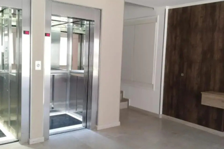 Room 6 of 16