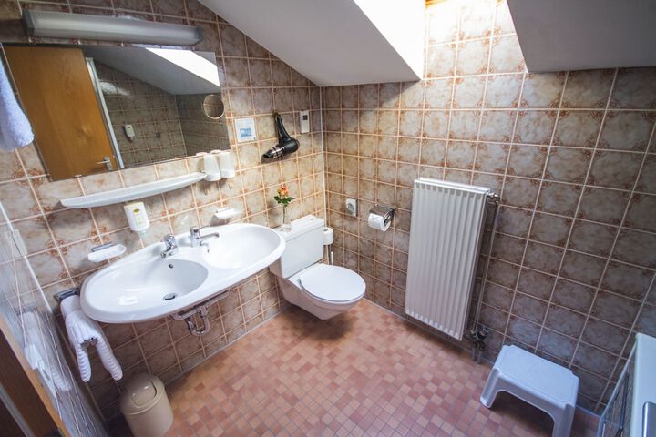 Room 13 of 21