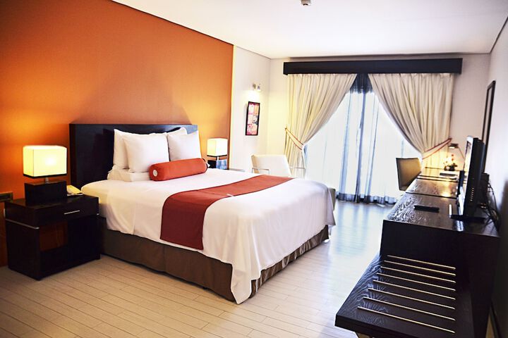 Room 3 of 152