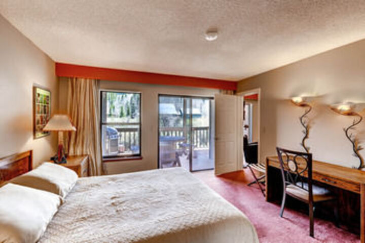 Room 47 of 105