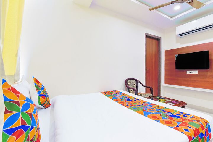 Room 18 of 28