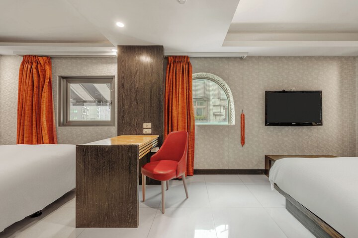 Room 57 of 100