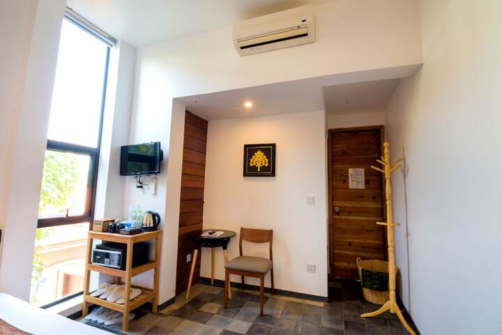 Room 33 of 43