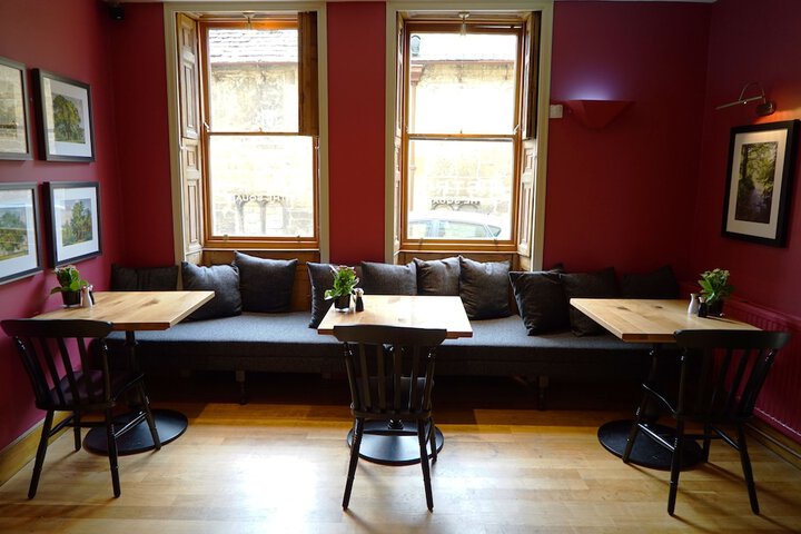 Lounge 67 of 80