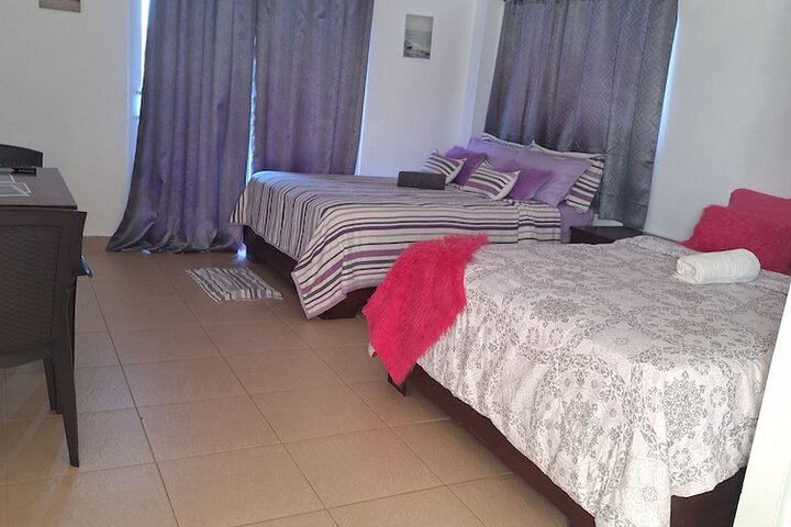 Room 3 of 10