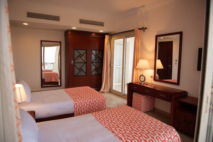Room 5 of 71