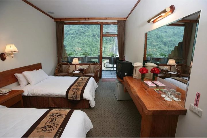Room 5 of 25