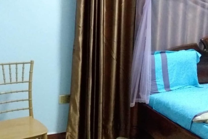 Room 10 of 20