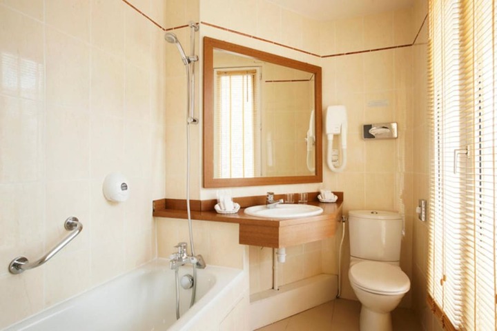 Room 30 of 50