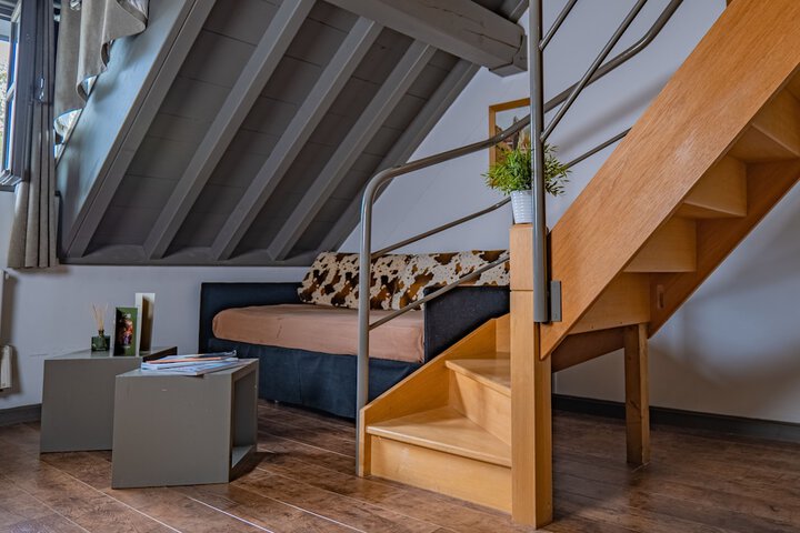 Lounge 58 of 80