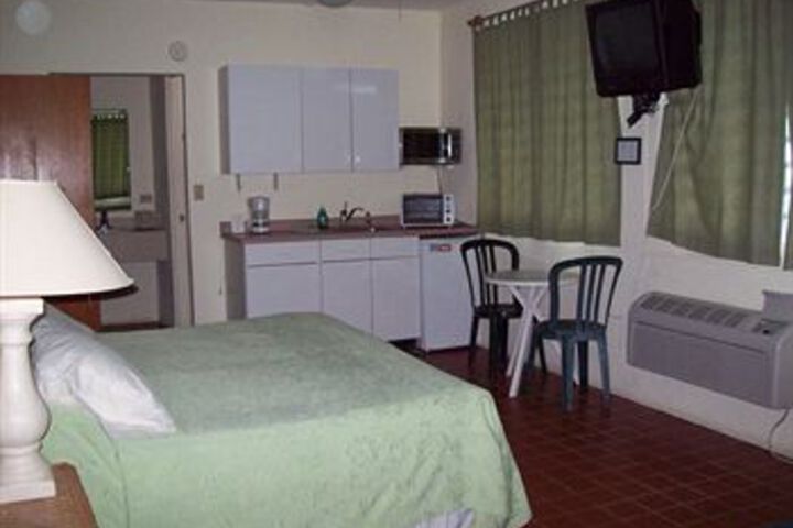 Room 16 of 40