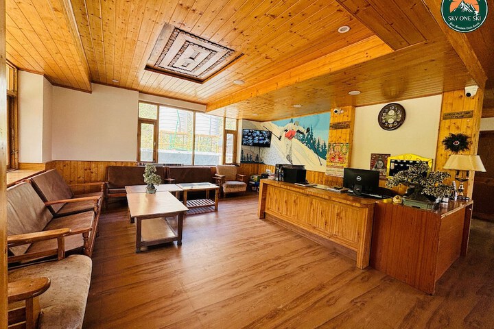 Room 5 of 16