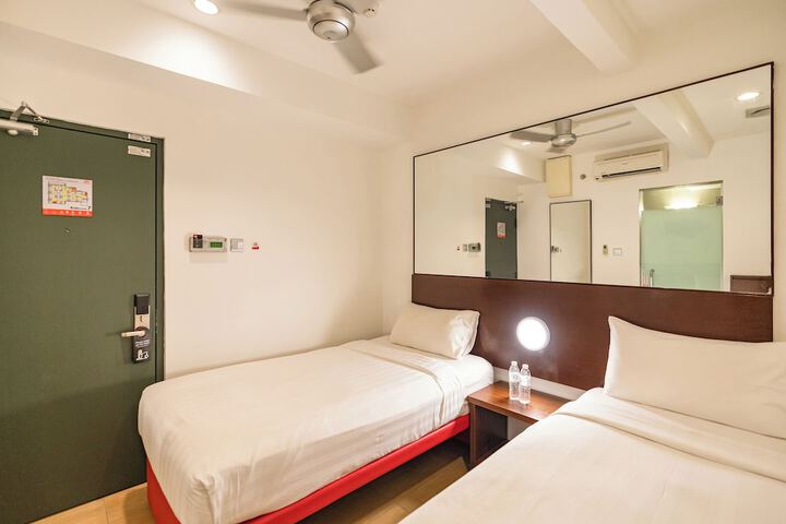 Room 37 of 44
