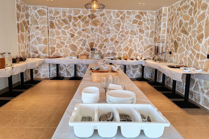 Dining 76 of 126