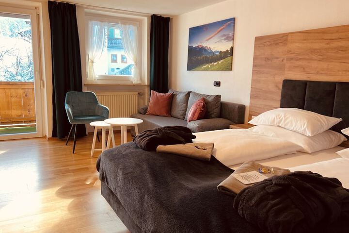 Room 17 of 38