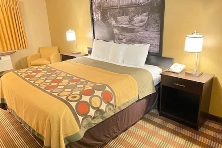 1 King Bed (5 of 14)
