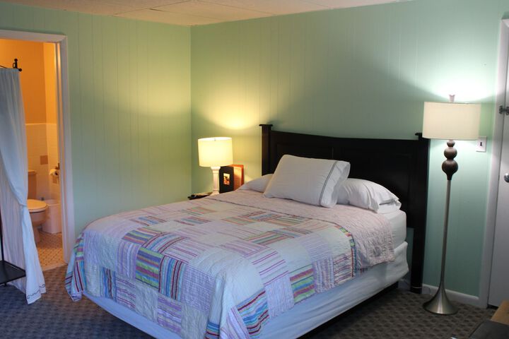 Room 34 of 110