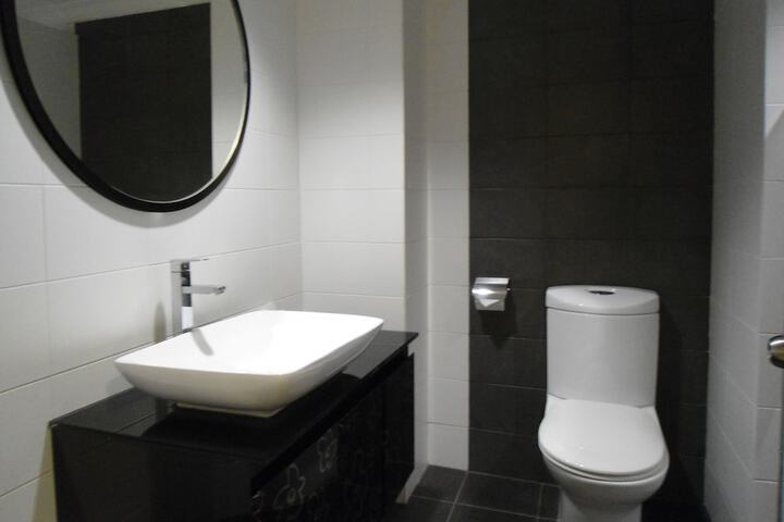 Room 25 of 42